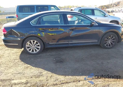 2013 Volkswagen Passat 2.5L Sel z USA, uszkodzony, nr VIN 1VWCP7A32DC079053